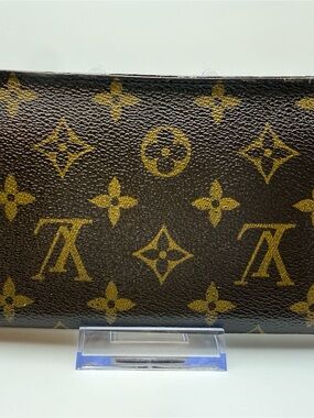 Louis Vuitton Monogram Canvas Clutch - Brown & Gold Accents